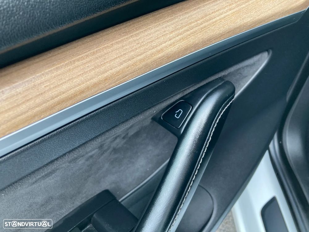 Tesla Model 3 RWD - 35