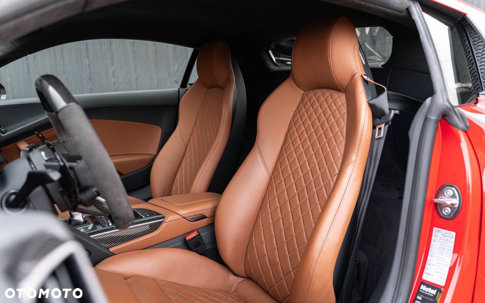 Audi R8 Coupé - 16