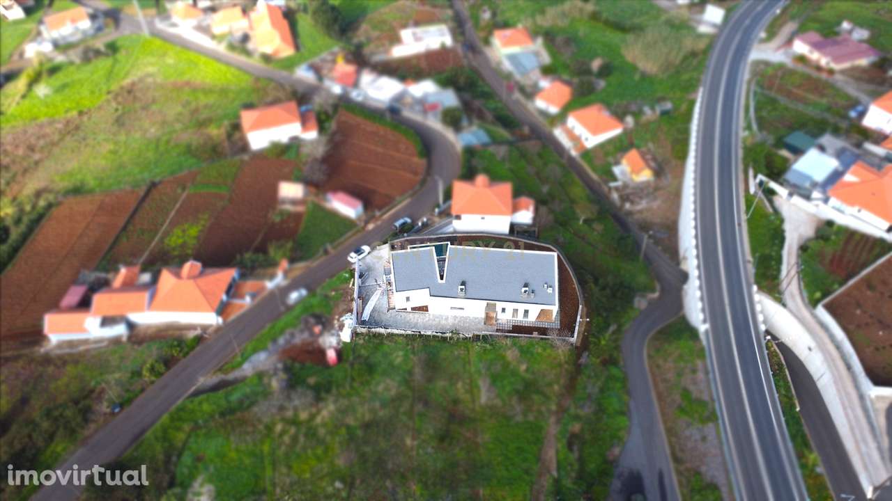 Luxuosa Moradia Nova na Calheta, Ilha da Madeira - Grande imagem: 3/31