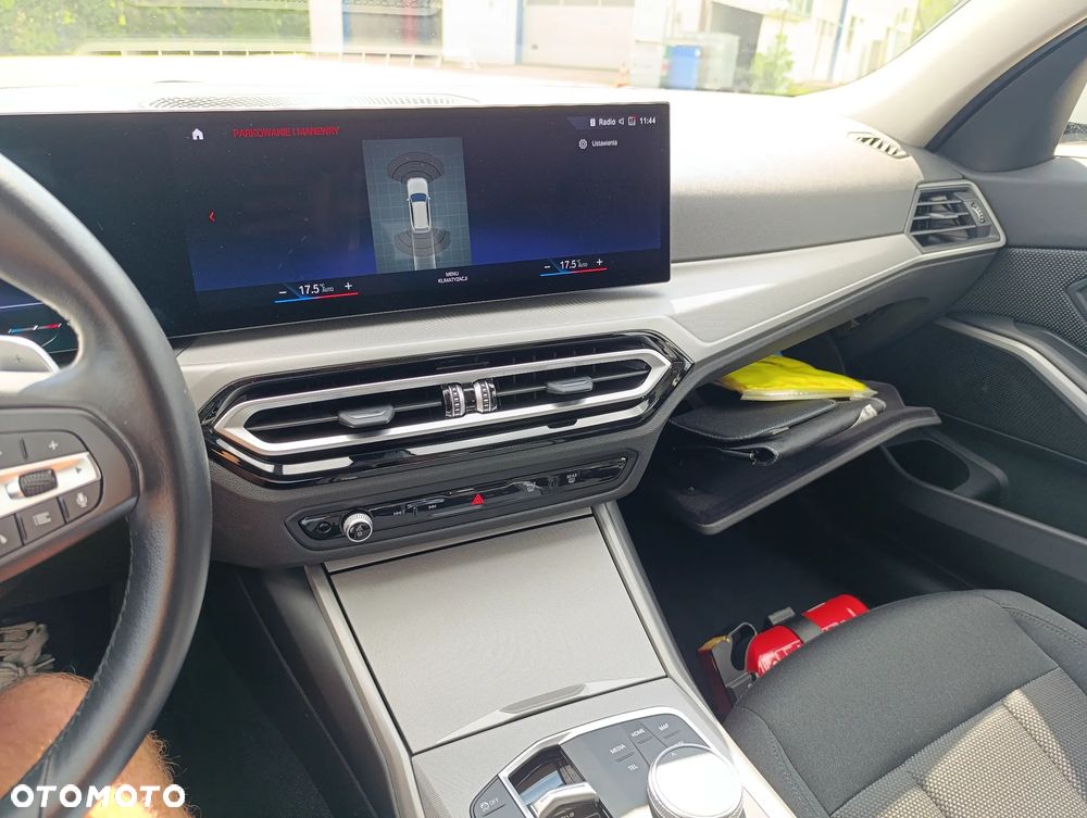 BMW Seria 3 320d xDrive mHEV - 20