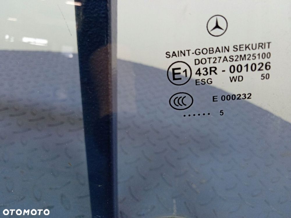 MERCEDES CLK W209 SZYBA  TYŁ PRAWA - 3