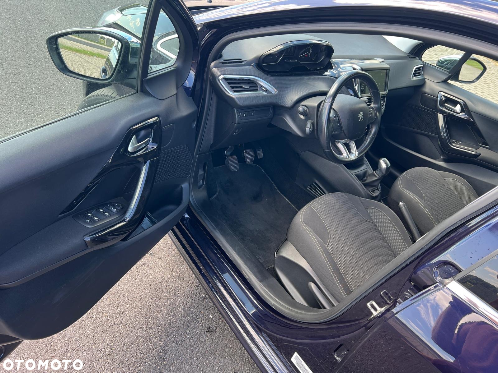 Peugeot 208 1.2 PureTech Allure S&S - 10