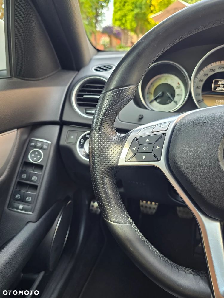 Mercedes-Benz Klasa C 180 BlueEFFICIENCY Avantgarde - 32