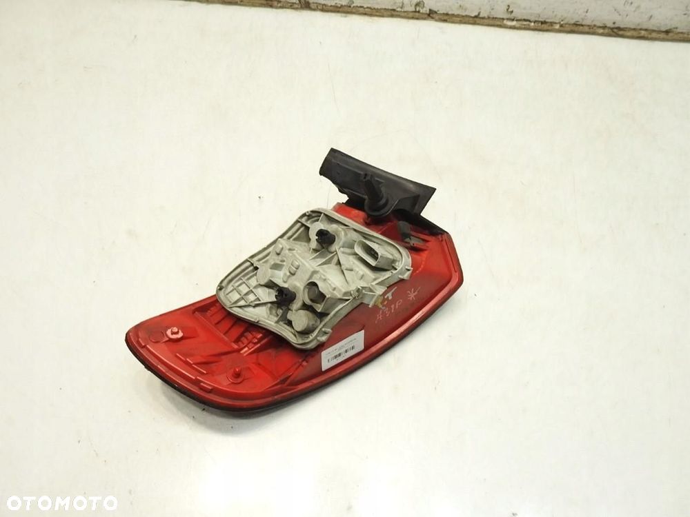 LAMPA PRAWA TYLNA TYŁ AUDI A3 8P SPORTBACK 8P4945096 - 4