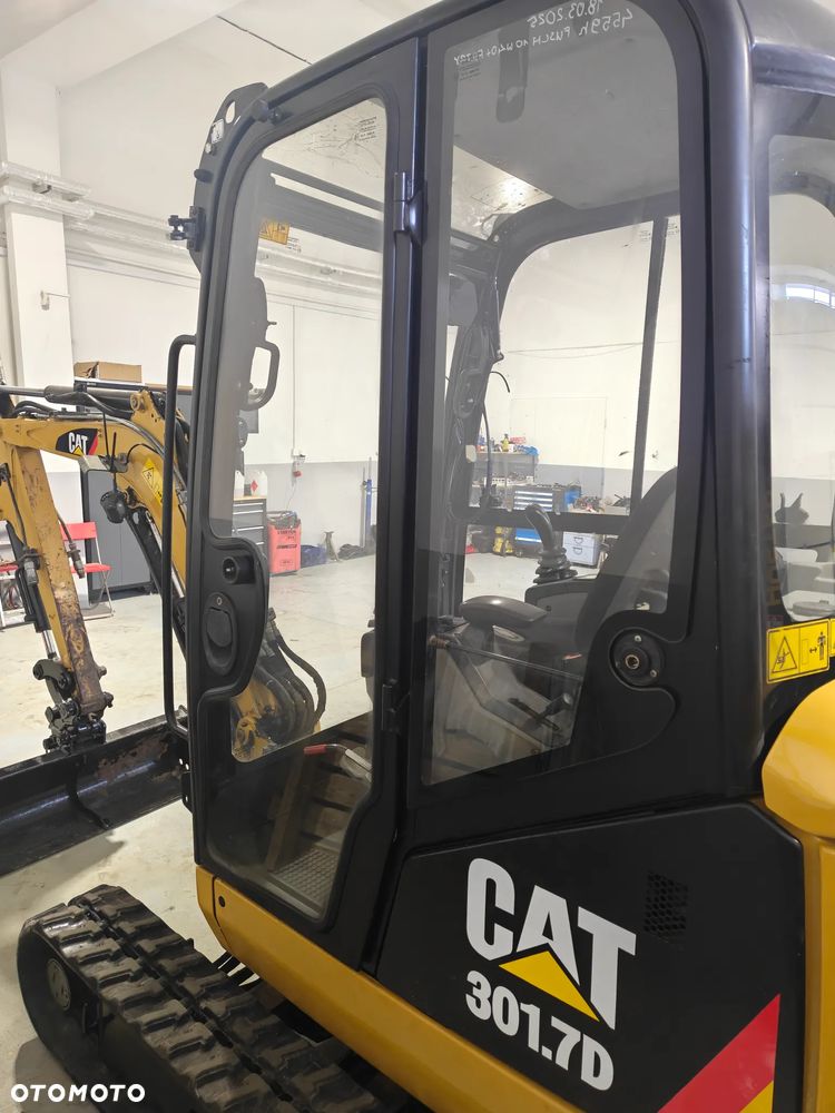 Caterpillar 301.7D - 9