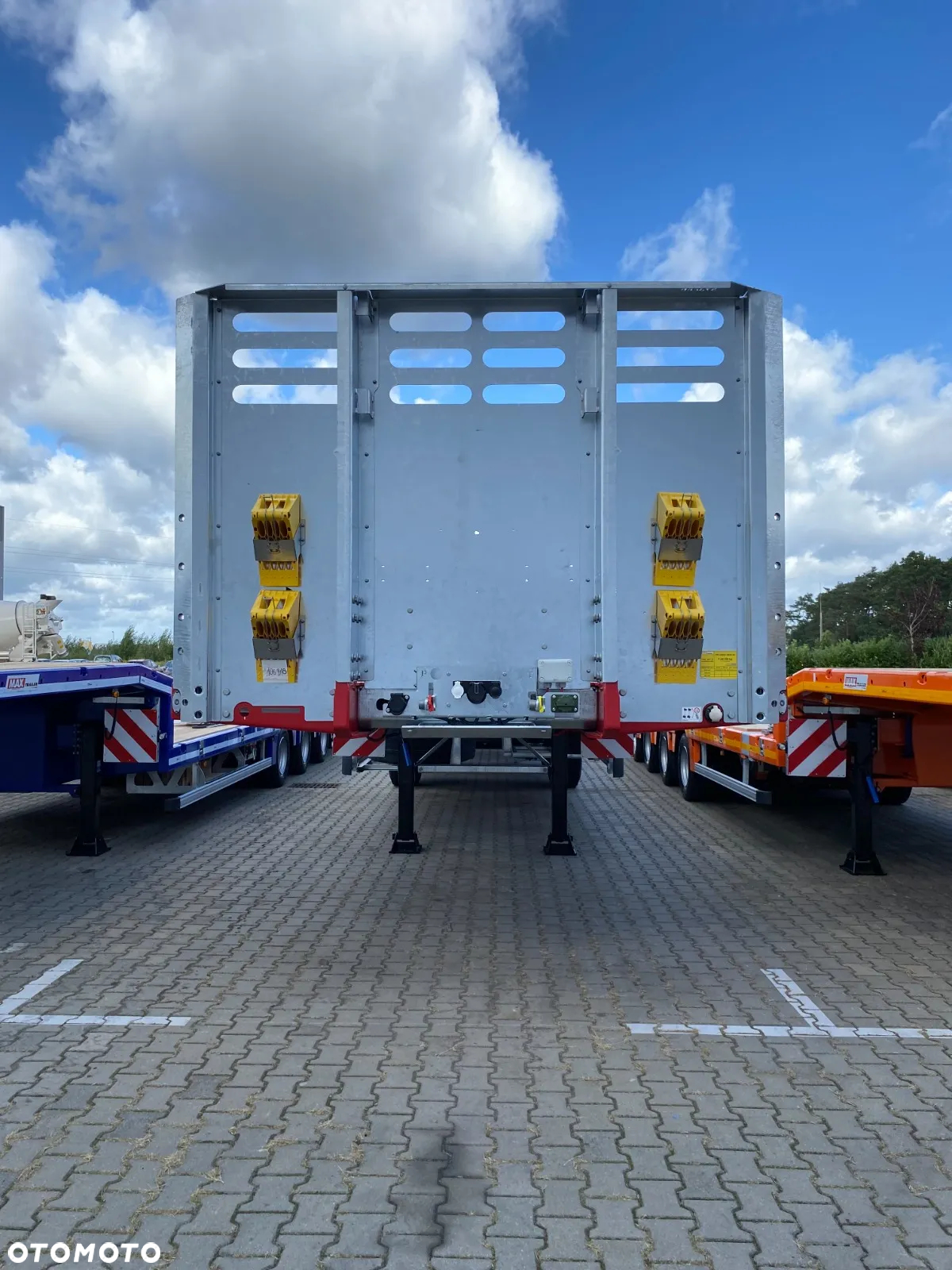 MAX Trailer MAX Trailer 3 osiowa platforma 2 x tele, hydrauliczny skręt osi - 2