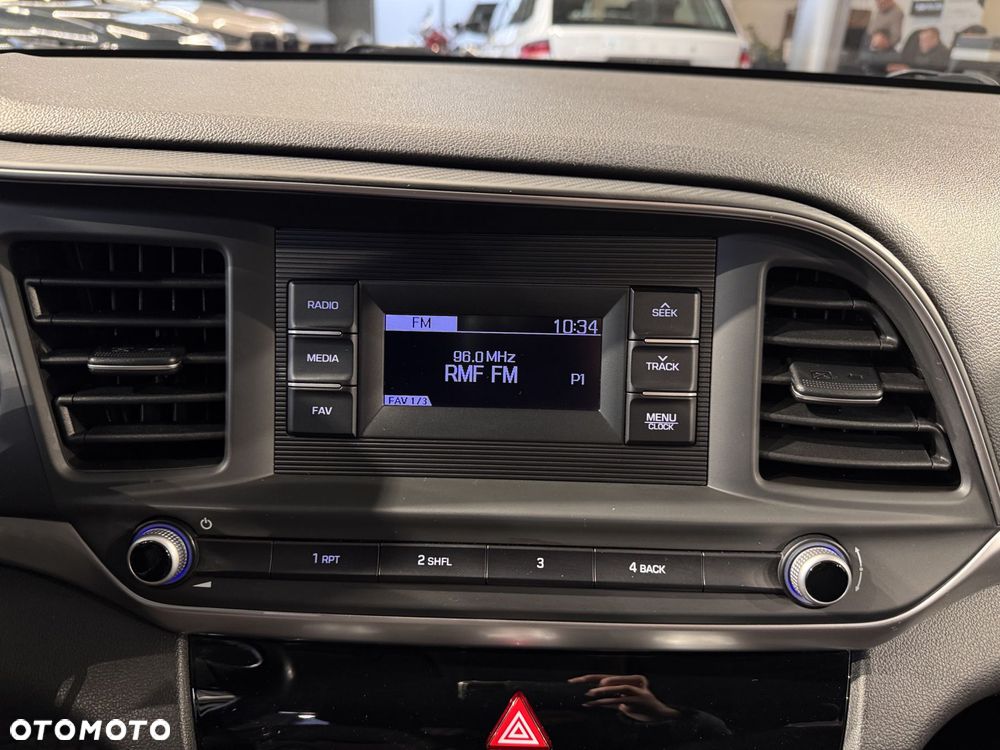 Hyundai Elantra - 21