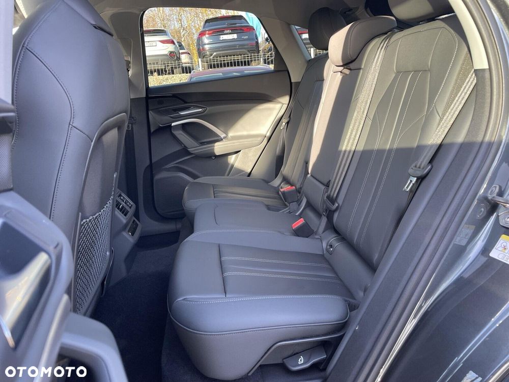 Audi Q5 Sportback - 13