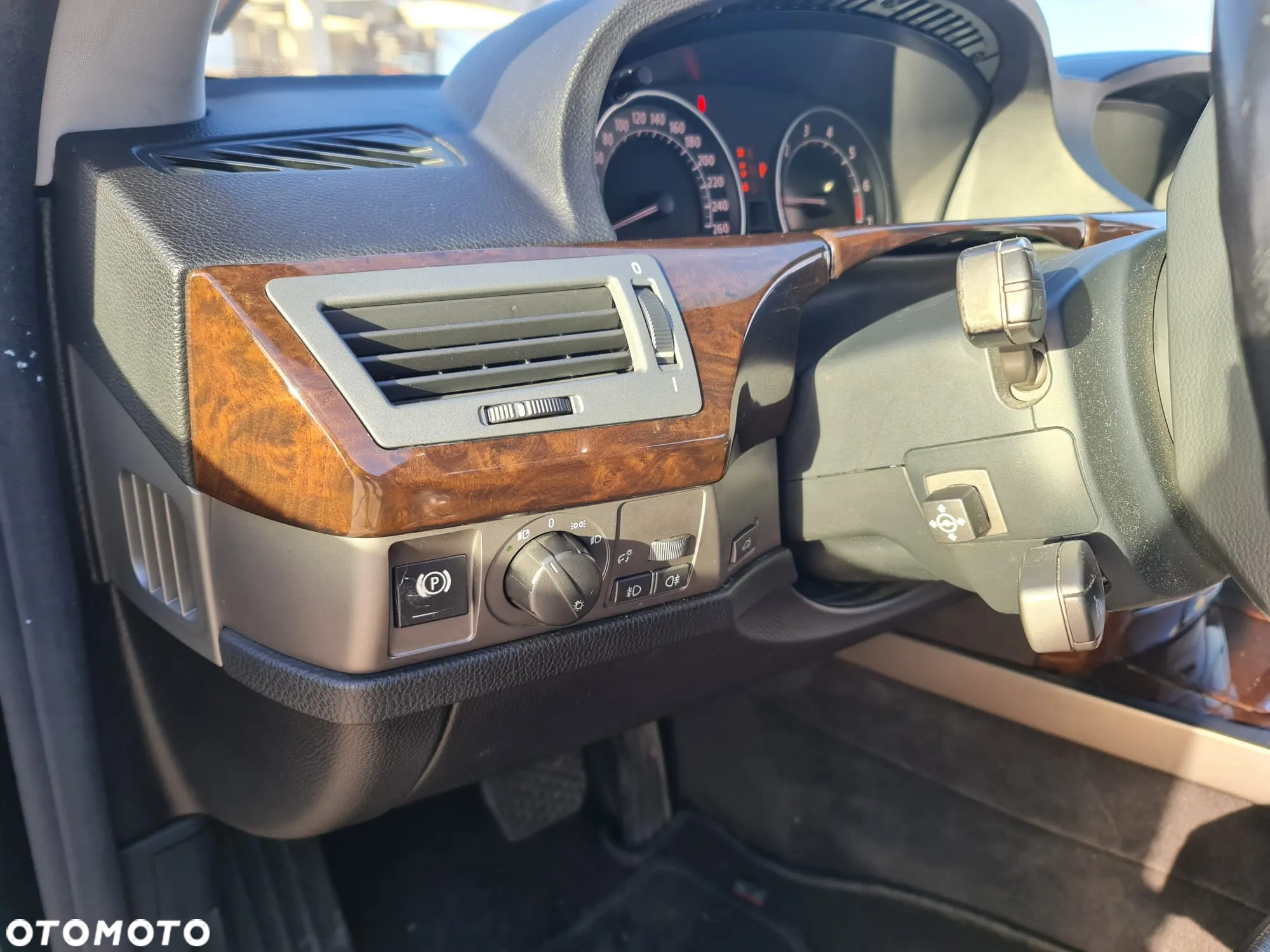 BMW Seria 7 745i - 19