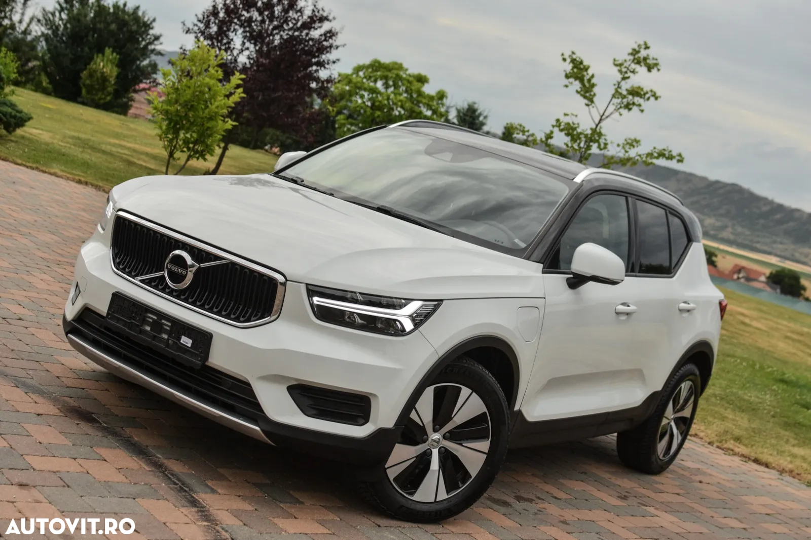 Volvo XC 40 Recharge T5 Twin Engine AT7 R-Design - 12