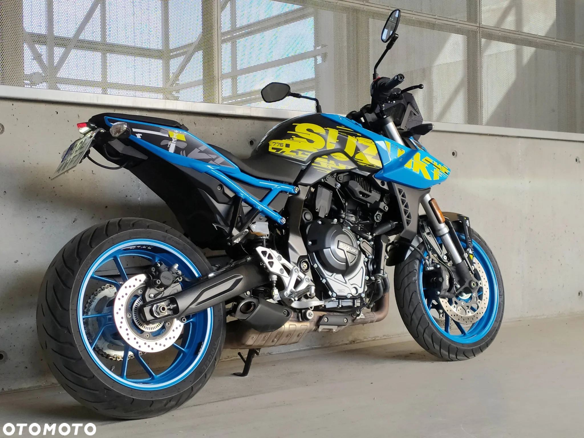 Suzuki GSX - 2