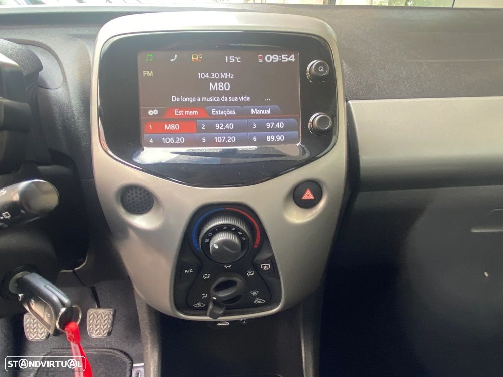 Toyota Aygo x-play touch - 33