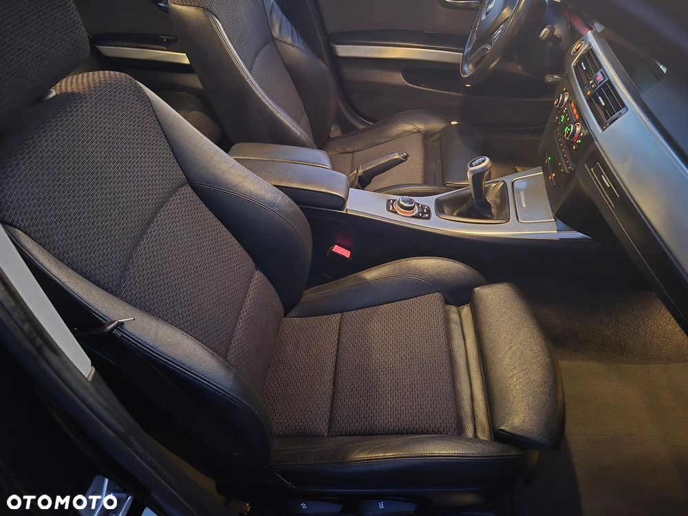 BMW Seria 3 318i Edition Exclusive - 4