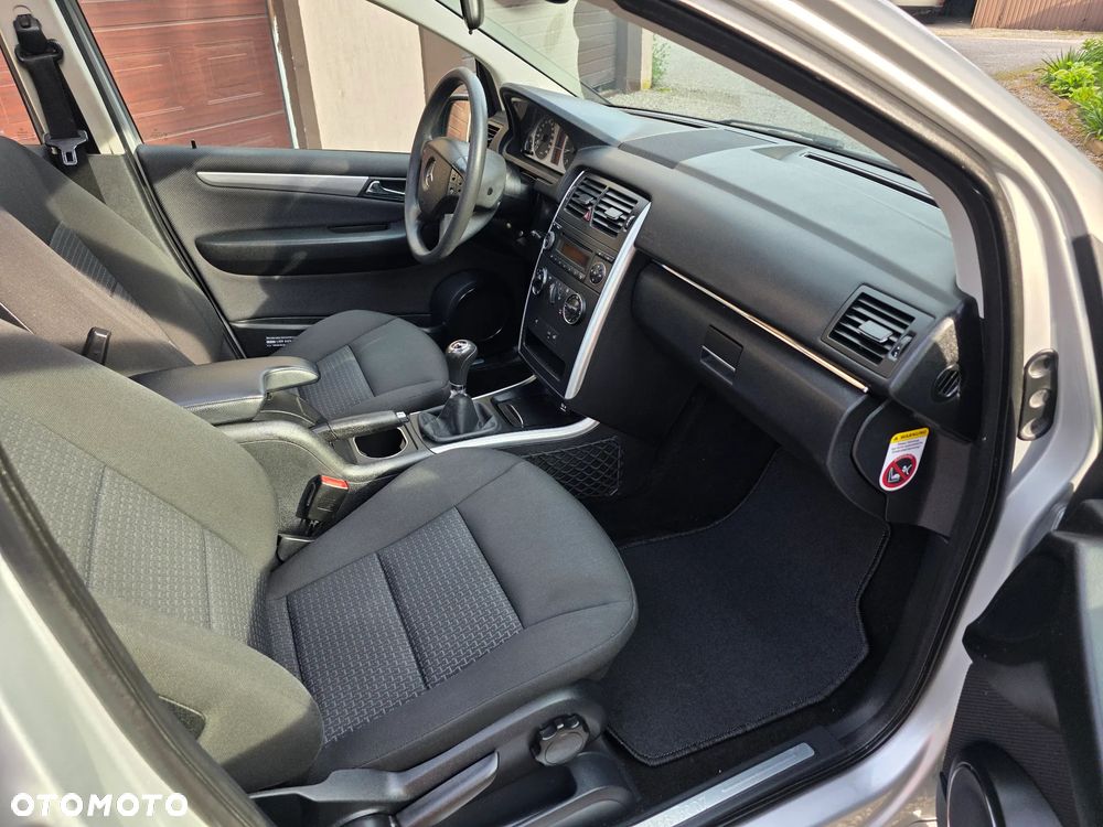 Mercedes-Benz Klasa B 160 BlueEFFICIENCY SPORT EDITION - 9