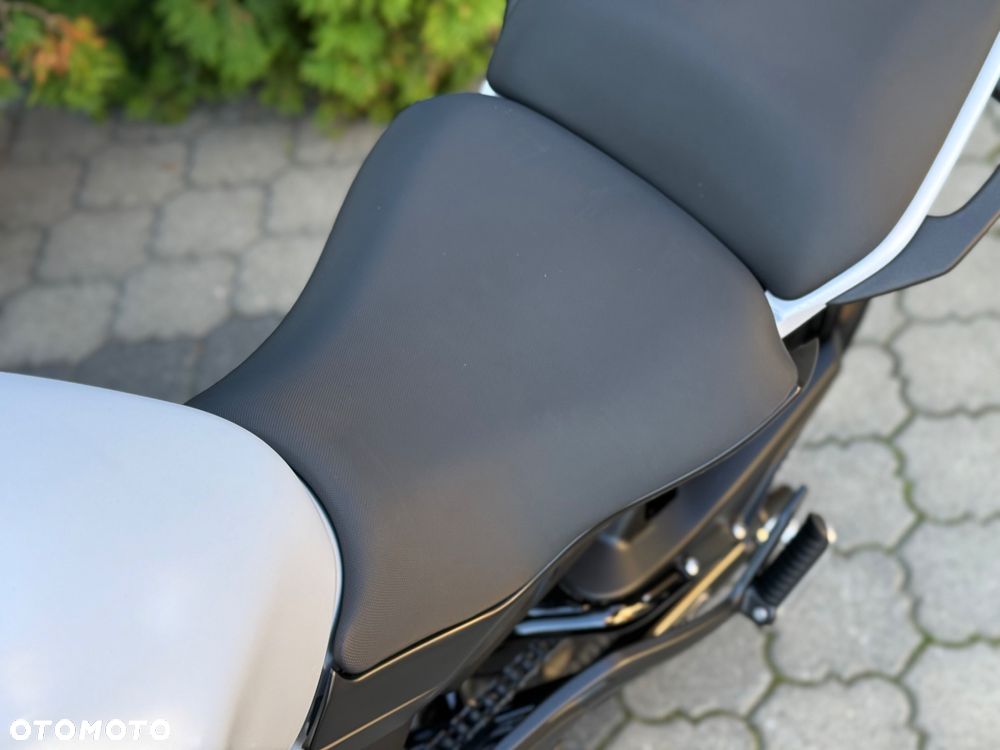 Kawasaki ER - 32
