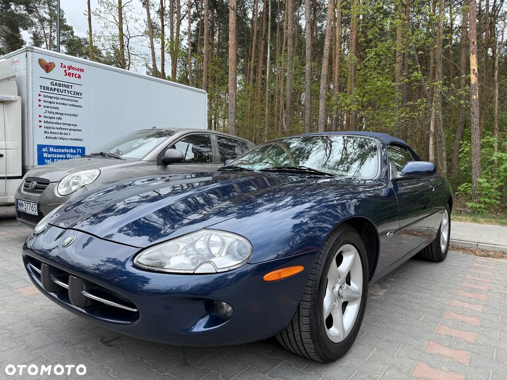 Jaguar XK8 - 13