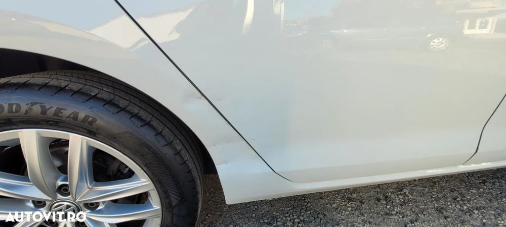 Volkswagen Golf - 23