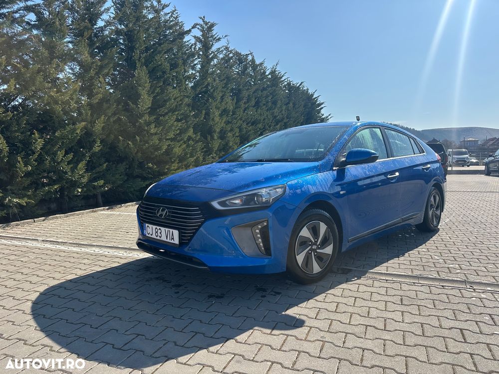 Hyundai IONIQ - 3