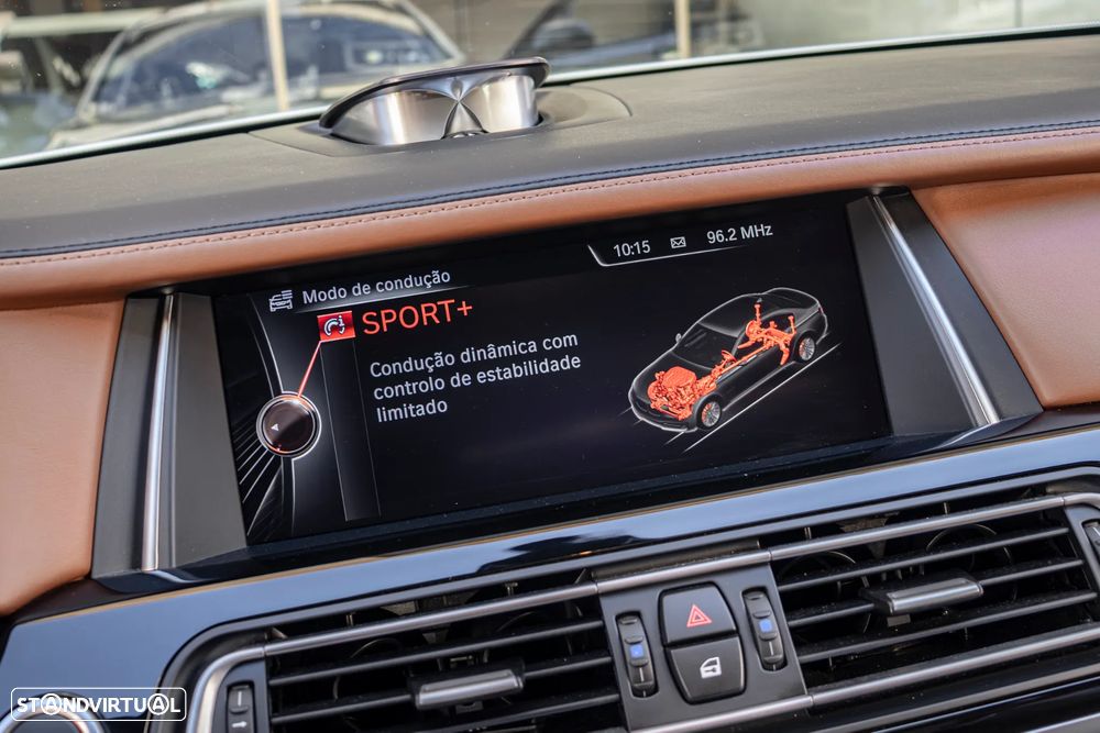 BMW 750 Li xDrive Pack M — fotografia 29