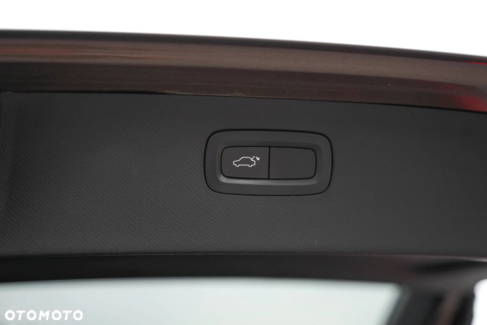 Volvo XC 90 D5 AWD Momentum 7os - 33