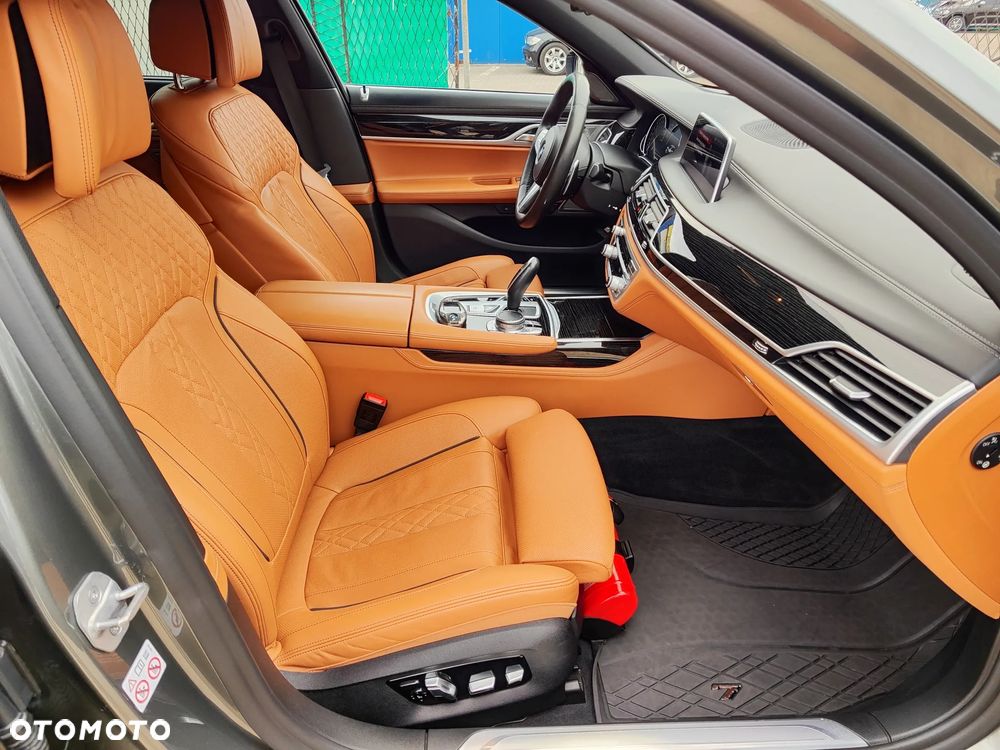 BMW Seria 7 740d xDrive sport - 11