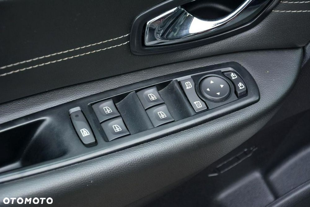 Renault Scenic ENERGY TCe 130 BOSE EDITION - 31