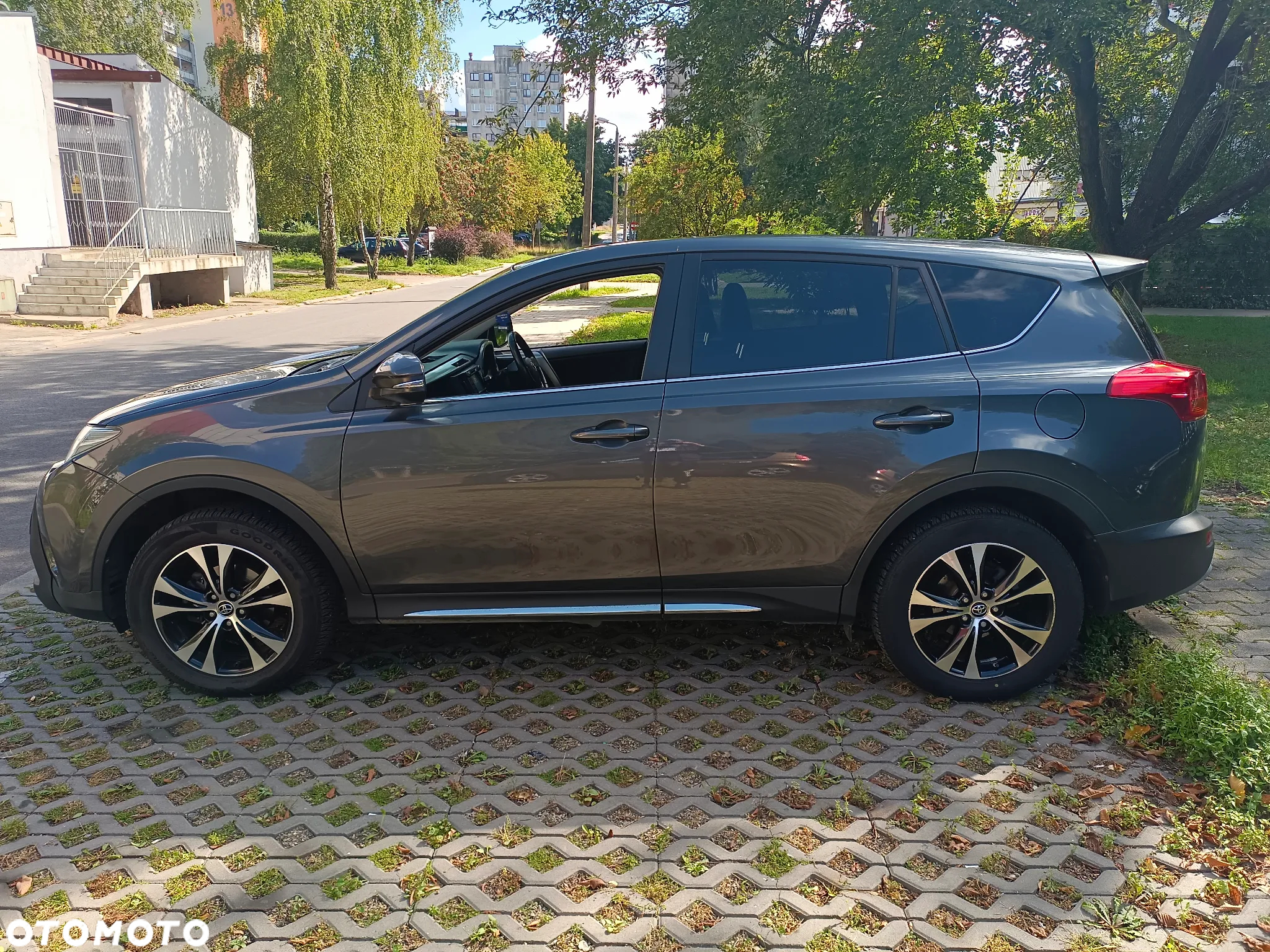 Toyota RAV4 - 11