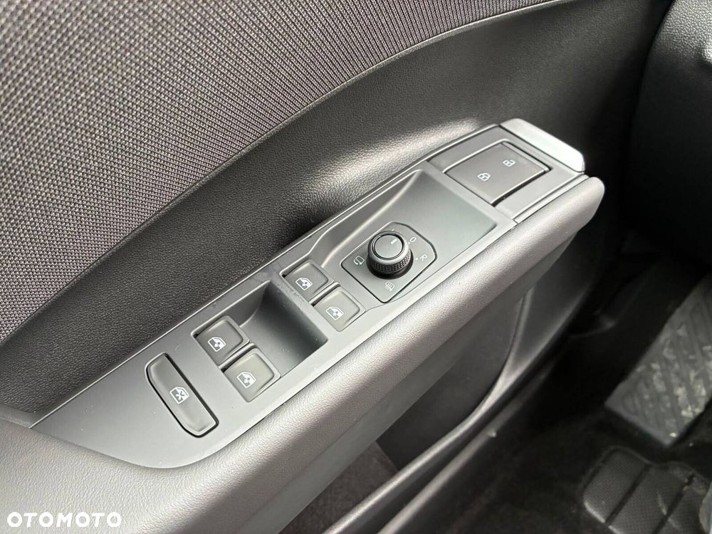 Volkswagen T-Roc - 23