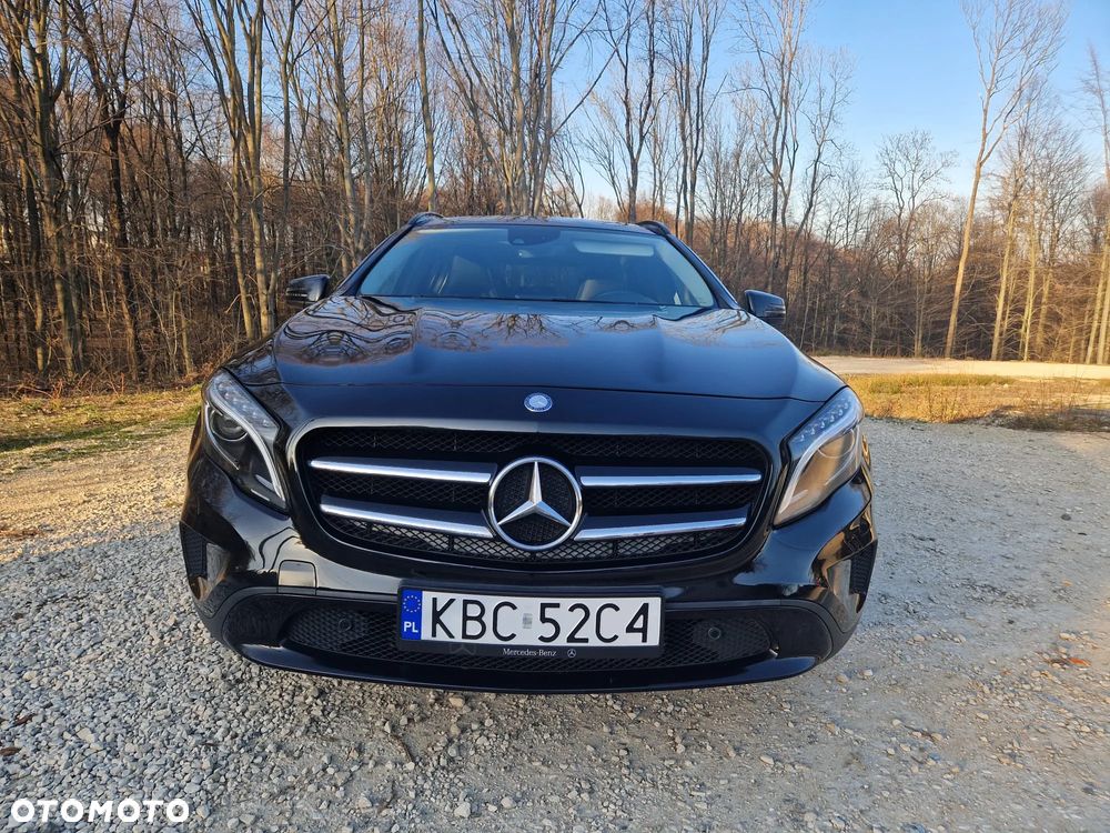 Mercedes-Benz GLA 180 7G-DCT Urban - 2