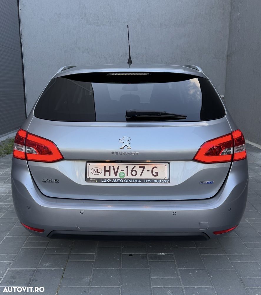 Peugeot 308 - 11