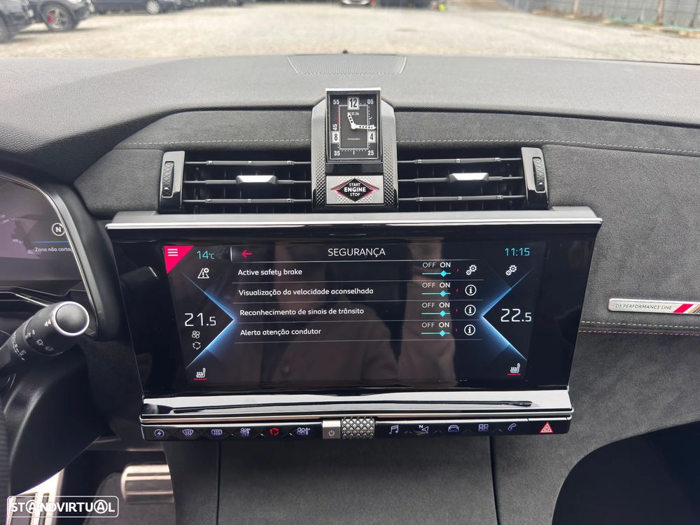 DS DS7 4x4 300 Performance Line - 36