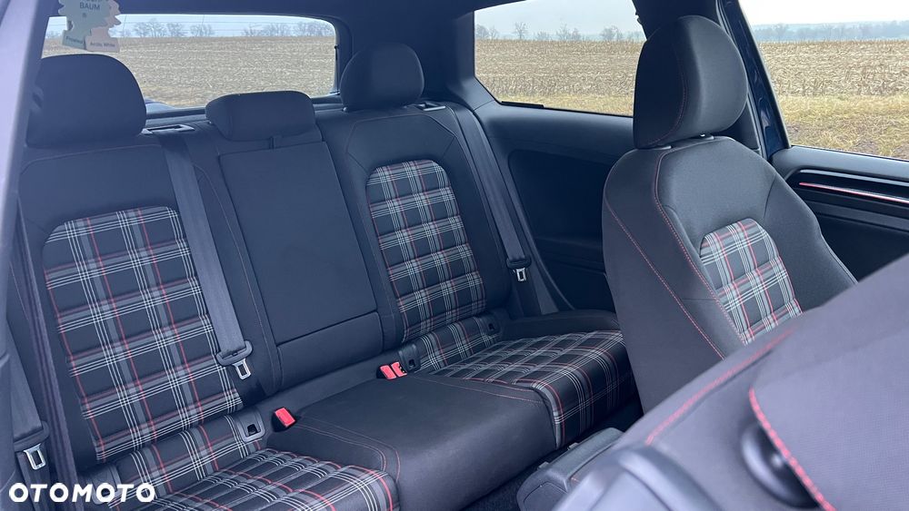 Volkswagen Golf GTI (BlueMotion Technology) - 15