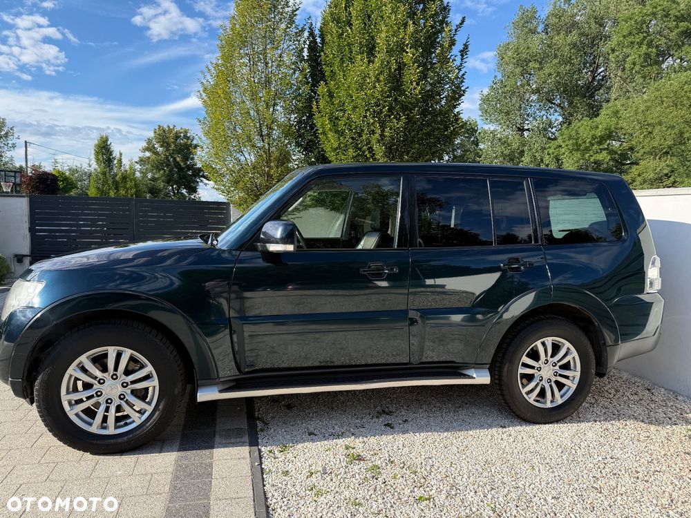 Mitsubishi Pajero 3.2 DI-D Automatik Limited Edition - 11