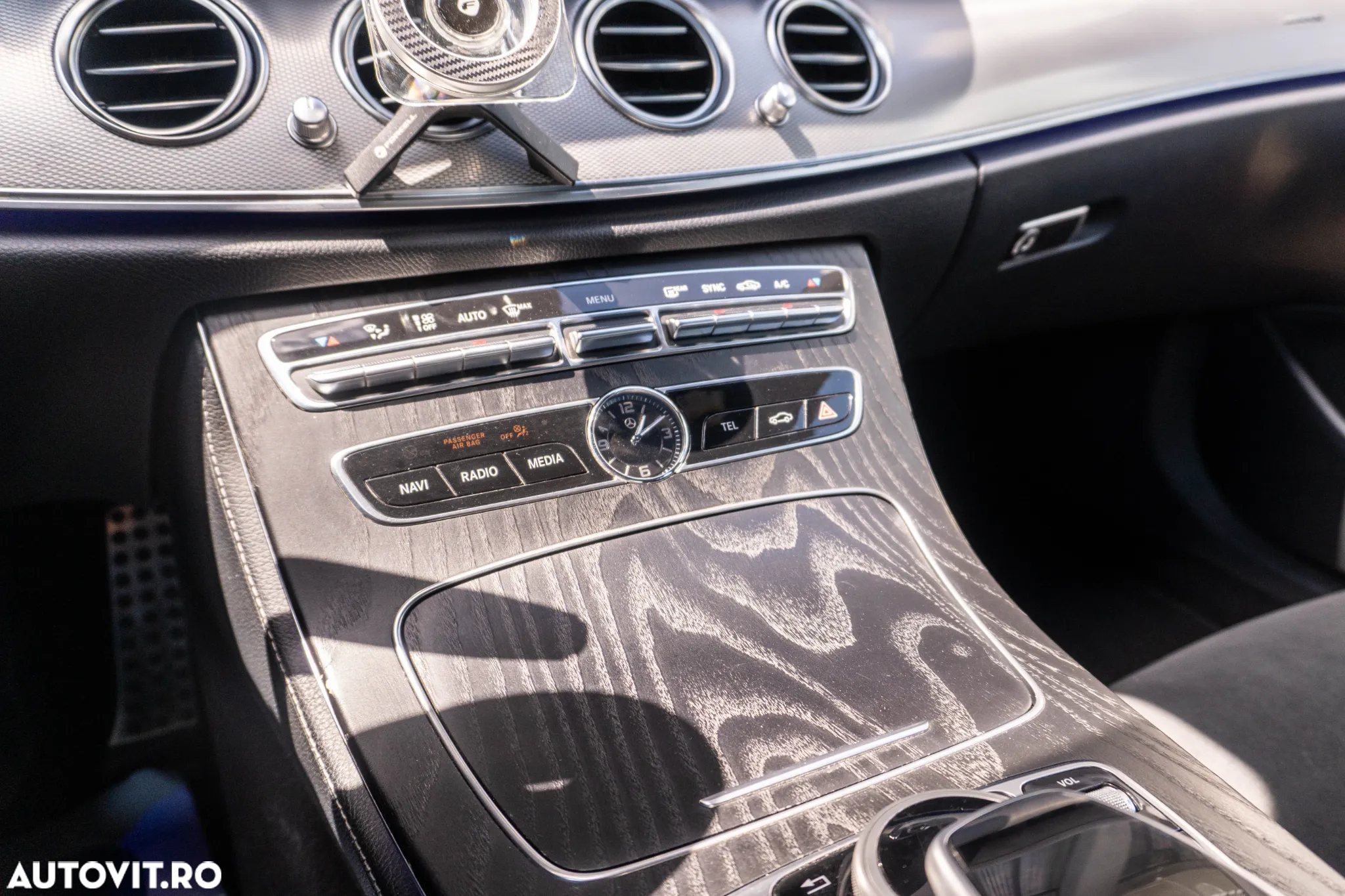 Mercedes-Benz E 300 d Aut. - 35