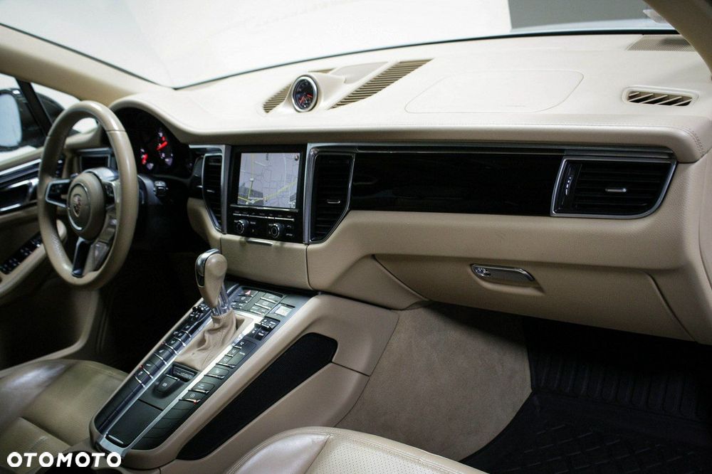 Porsche Macan - 16