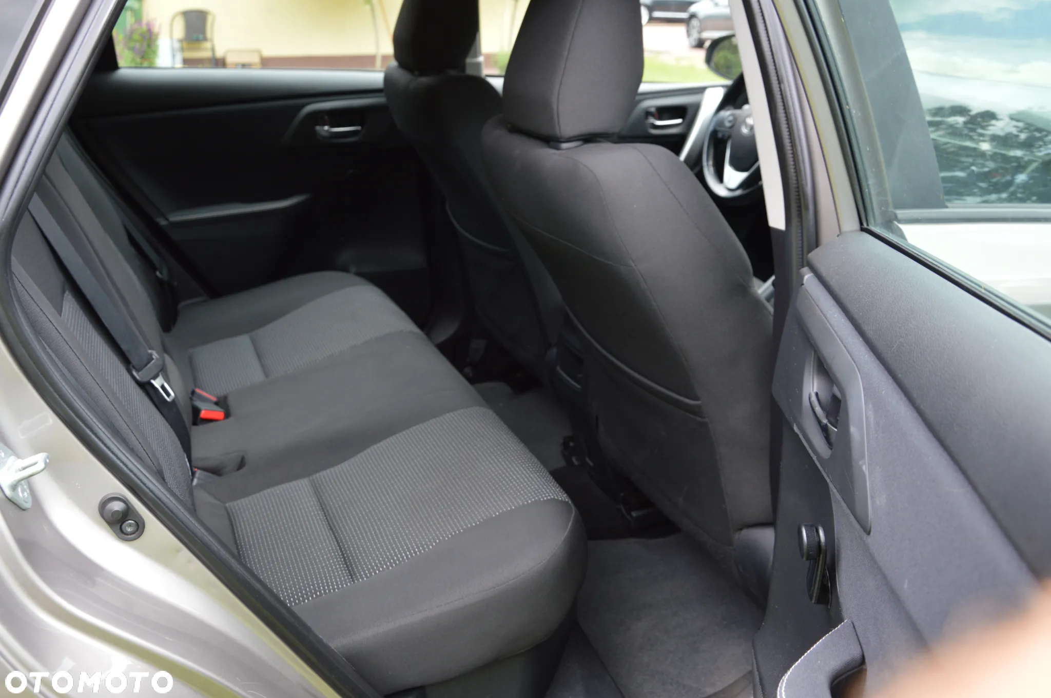 Toyota Auris 1.8 HSD Prestige NAVI - 30