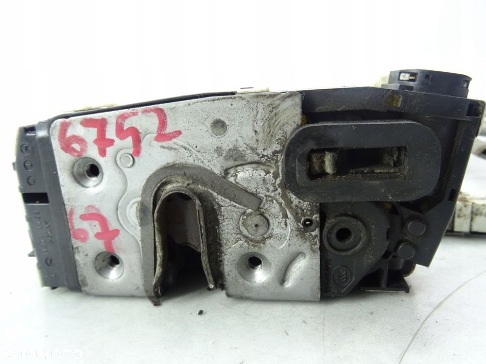 Zamek drzwi przesuwnych Mercedes Sprinter III W910 2006-2013 A9067304335 - 5