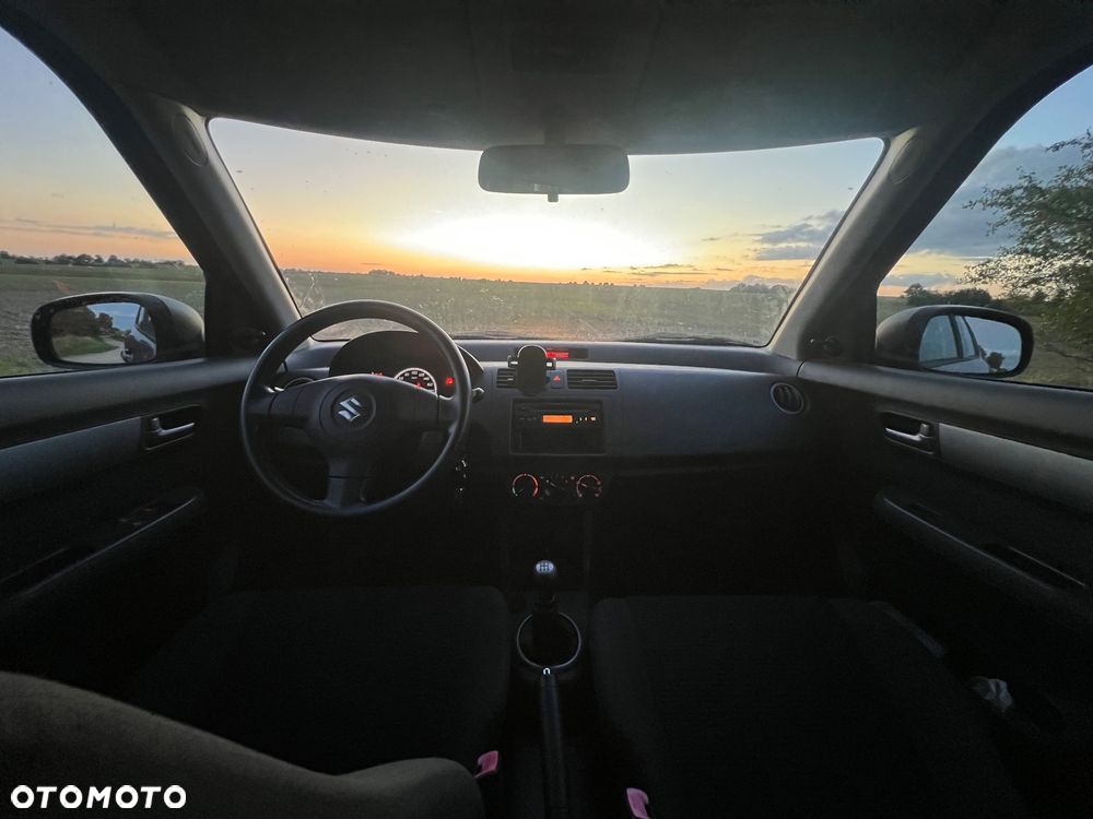 Suzuki Swift 1.3 Sunlight Edition - 18