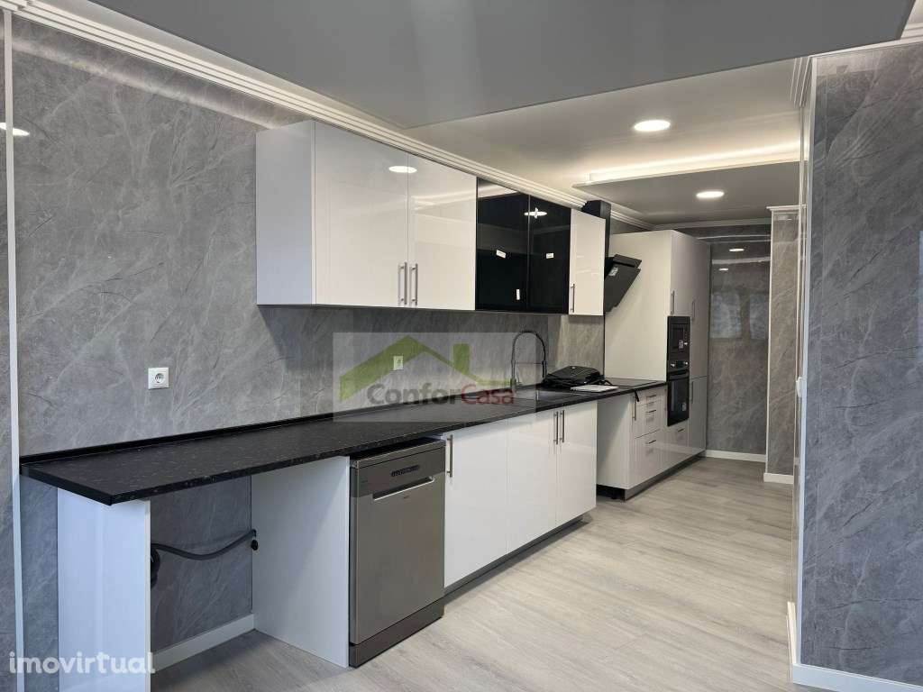 Apartamento T4 no 10º Andar em Braga - Vista Fantástica e Totalment... - Grande imagem: 2/26