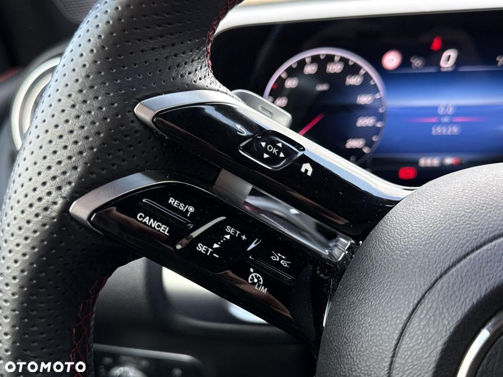 Mercedes-Benz GLB - 21