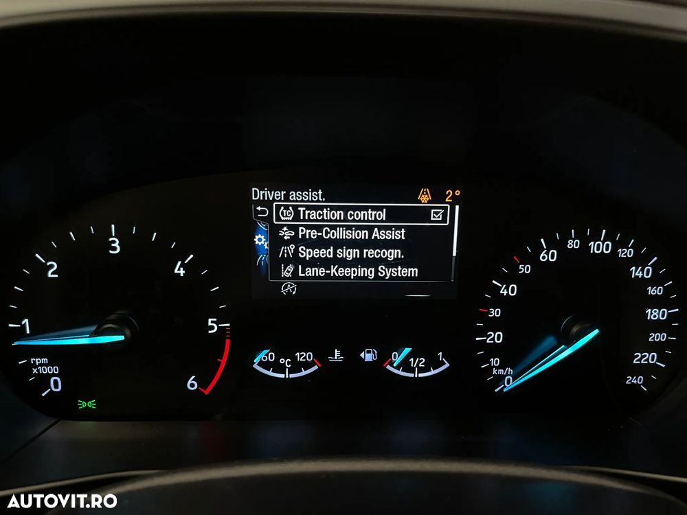 Ford Focus 1.5 EcoBlue Connected - 18