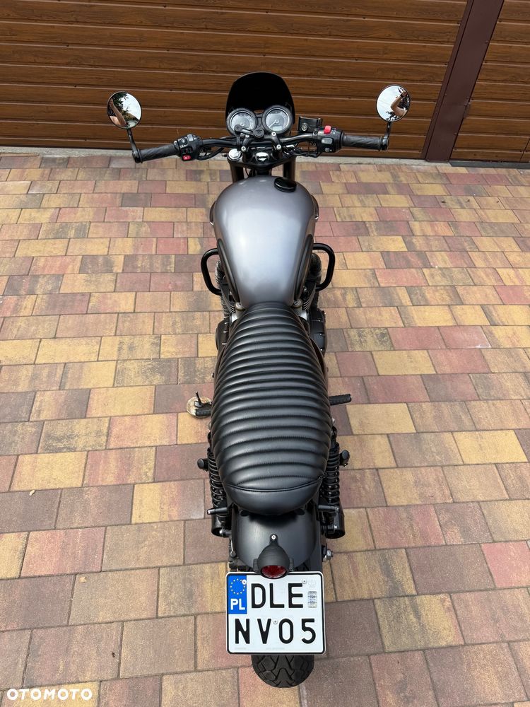 Triumph Bonneville - 12