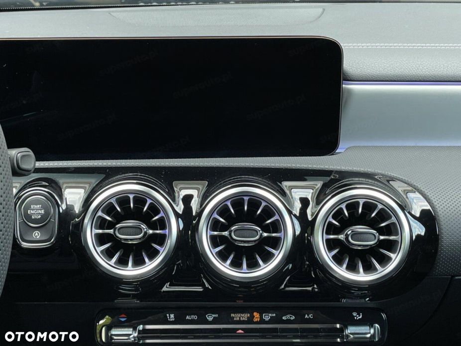 Mercedes-Benz CLA 250 4-Matic AMG Line 7G-DCT - 11