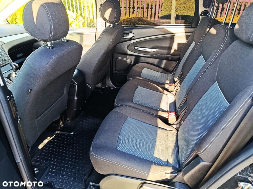 Ford S-Max 2.0 TDCi DPF Trend - 27