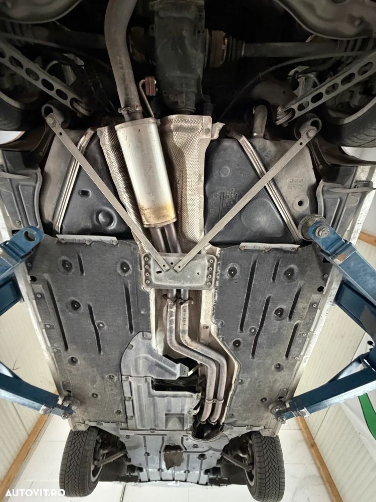 BMW Seria 3 325i - 21