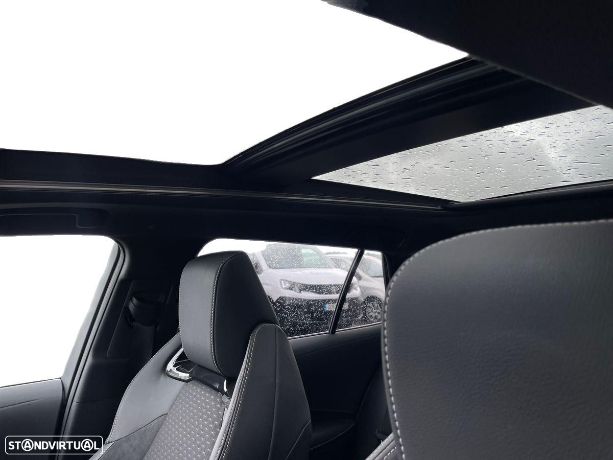 Toyota Corolla Touring Sports - 12
