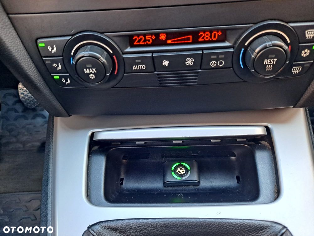 BMW Seria 3 325i - 11