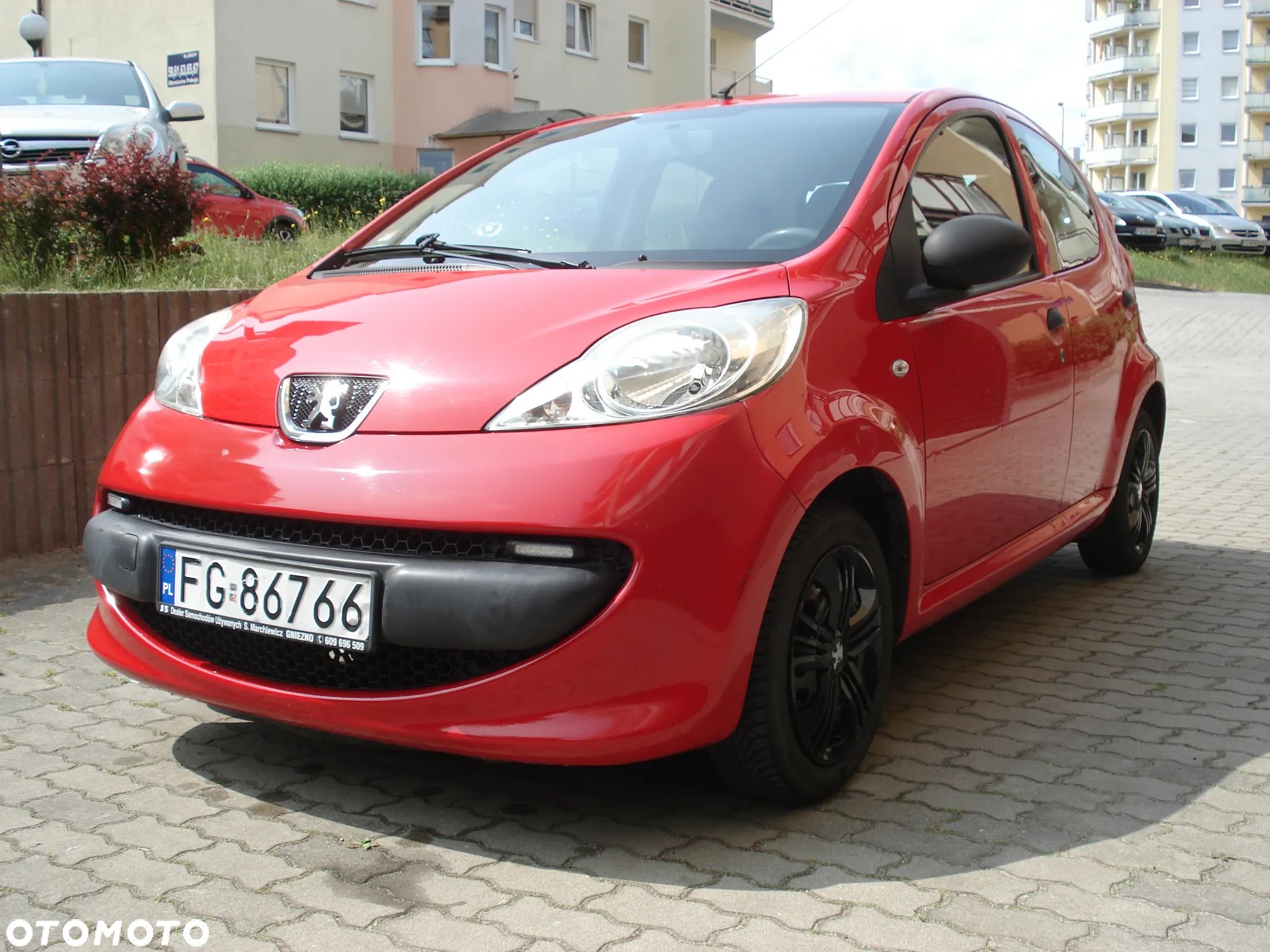 Peugeot 107 1.0 Happy - 1