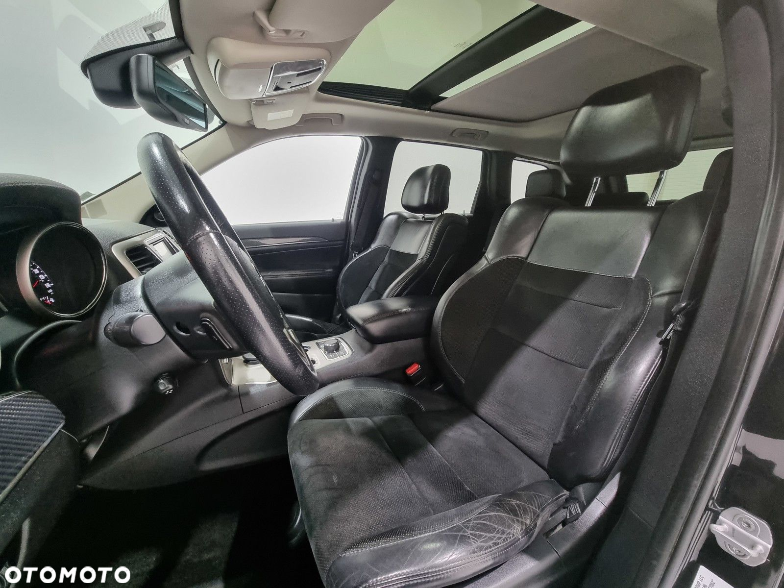 Jeep Grand Cherokee - 15
