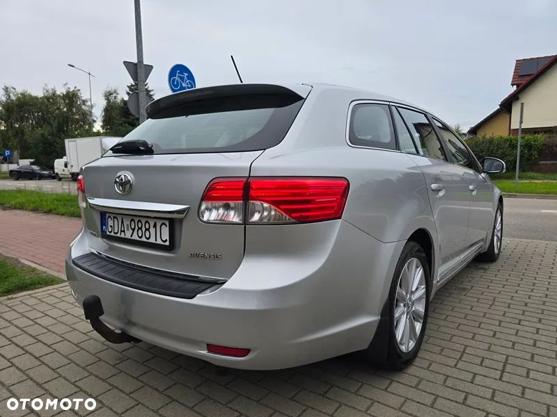 Toyota Avensis - 5